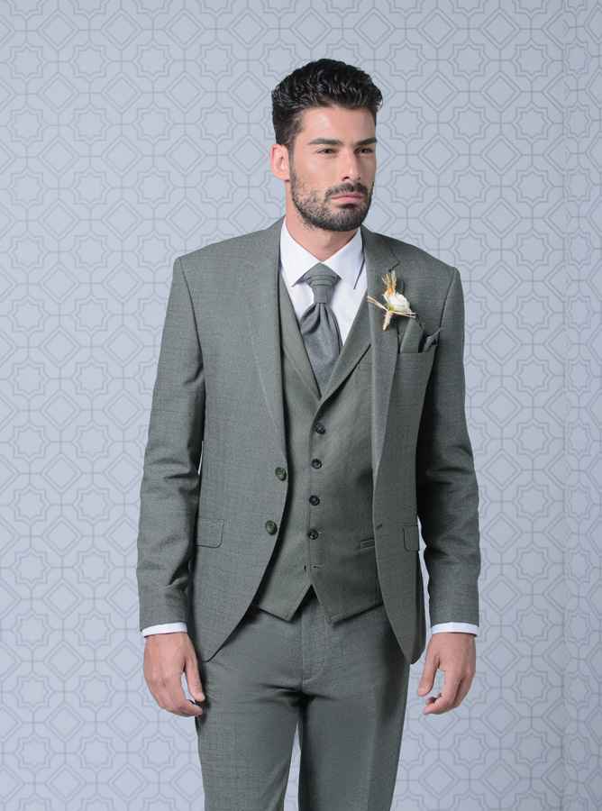 Trajes de novio 2021: ¡6 propuestas infalibles! - 2
