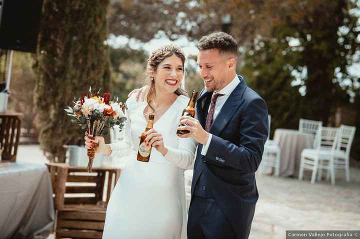 ¿Quién es más probable que beba más durante el banquete? - 1