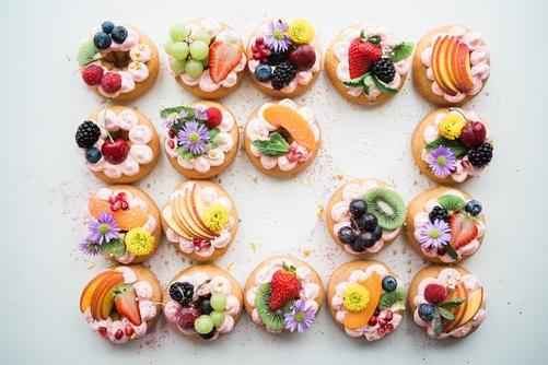 ¿Cambiarías tu tarta de boda por estas mini tartaletas de frutas? 🥝 - 1