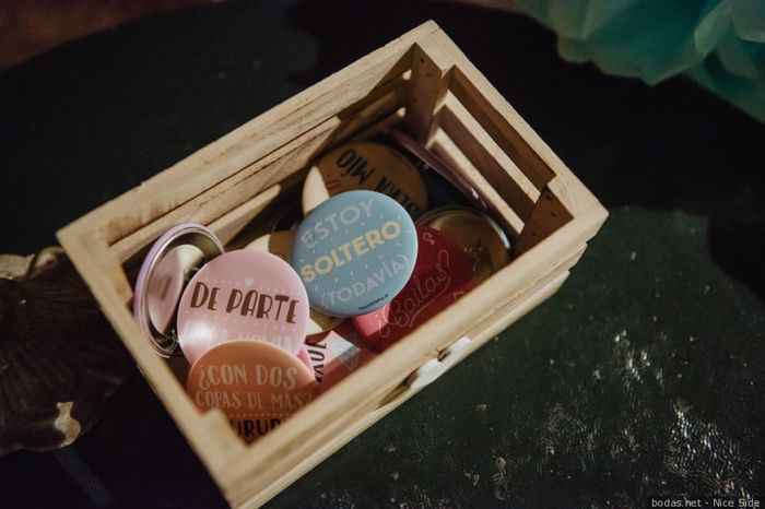 ¿Repartiréis chapas personalizadas a vuestrxs invitadxs? - 1