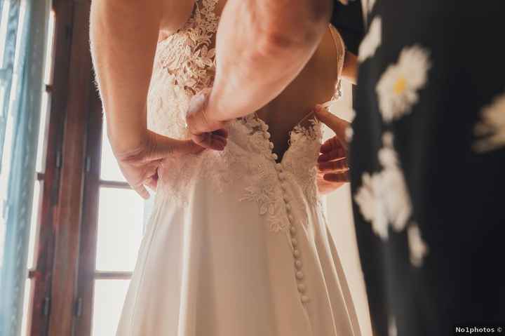 El vestido: ¿con botones o cremallera? - 1
