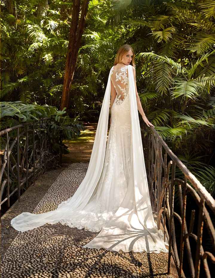 Vestidos de novia con capa 😍 - 4