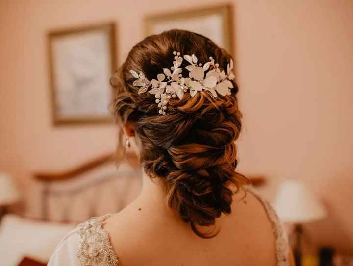 ¡Ideas de recogidos bajos para novias! - 5