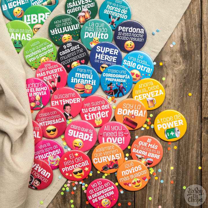 Chapas personalizadas, ¿formarán parte de vuestros detalles de boda? - 1