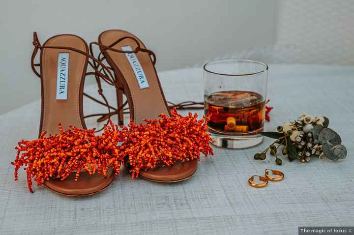 ¿Eres fan de color naranja? ¡Echa un vistazo a estos zapatos! 🧡 - 1