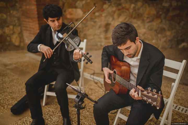 ¡6 propuestas de música para el cóctel de tu boda! - 3