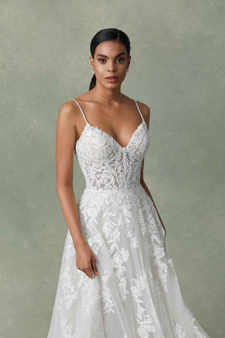 Vestidos de novia con corset: ¡una tendencia al alza! 👗 - 3