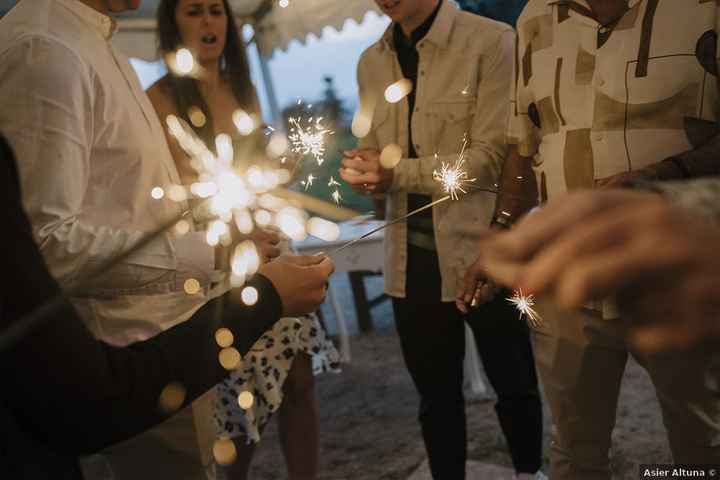 Bengalas para el primer baile, ¿las tendrás en tu boda? 🌟 - 1