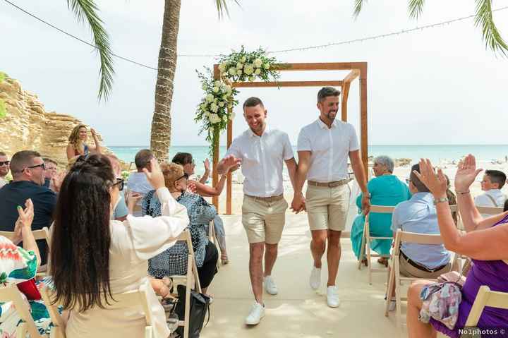 ¿Bermudas para una boda informal en la playa? - 1
