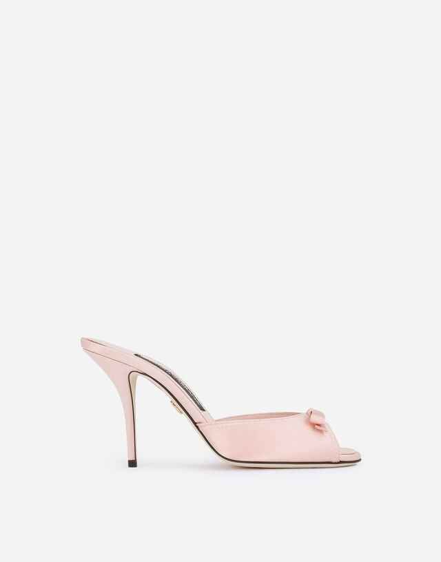 Tacones al estilo Barbie, ¡nueva tendencia para novias e invitadas! 💗 - 3