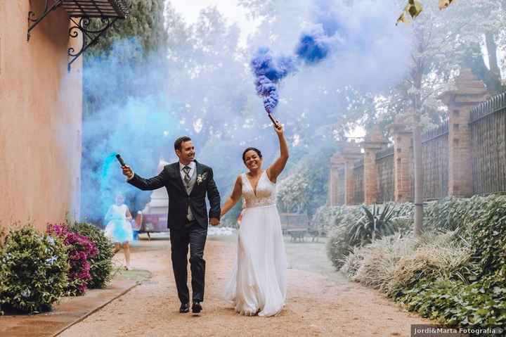 Bengalas de colores para entrar al banquete: ¿sí o no? 🤔 - 1
