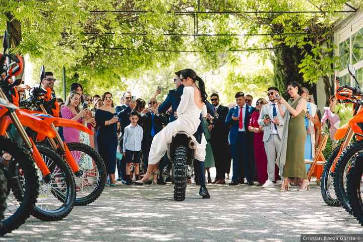 ¿Llegada al banquete en moto o en coche? - 1