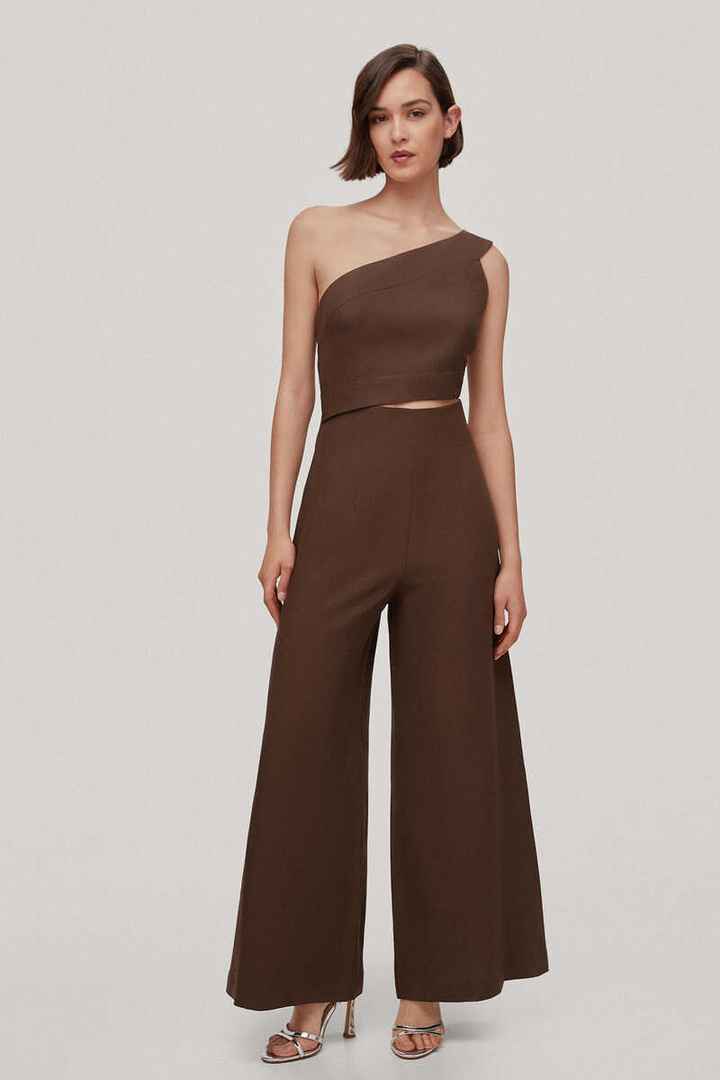 ¡5 vestidos marrones para invitadas que marcarán tendencia esta temporada! 😍 - 1