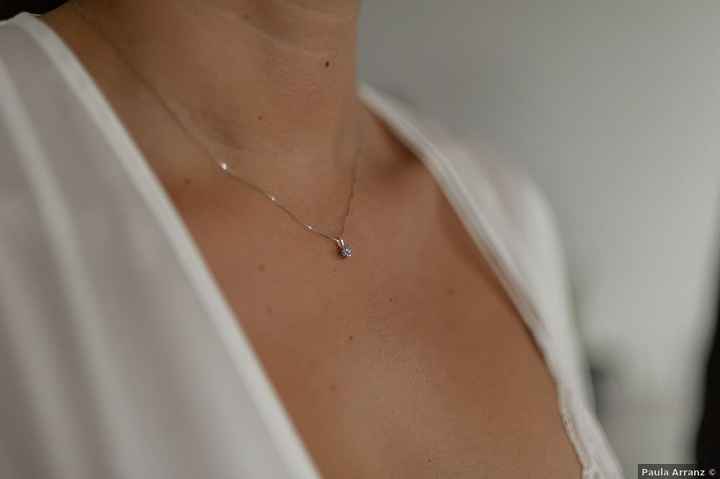¿Completarás tu look de novia con algún collar? - 1