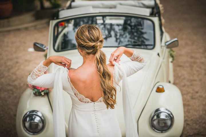 ¡7 propuestas de peinados para novias con la espalda descubierta! - 5