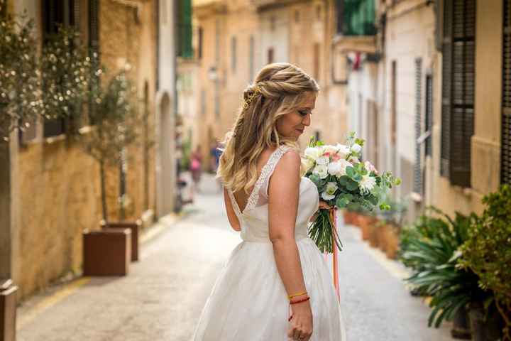 ¡7 propuestas de peinados para novias con la espalda descubierta! - 6