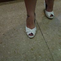 mis zapatos por delante