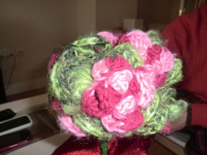 Ramo de rosas de lana