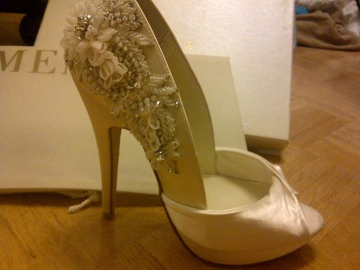 mis zapatos de boda esclesiastica