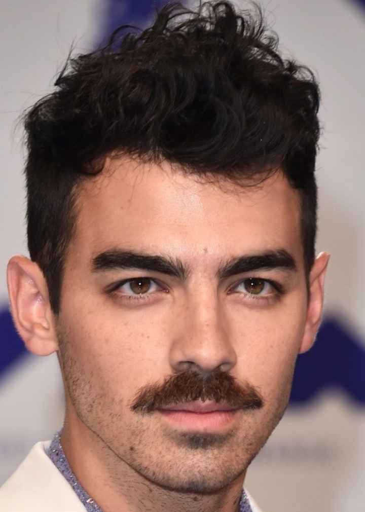 El novio, ¿con o sin barba? - 1