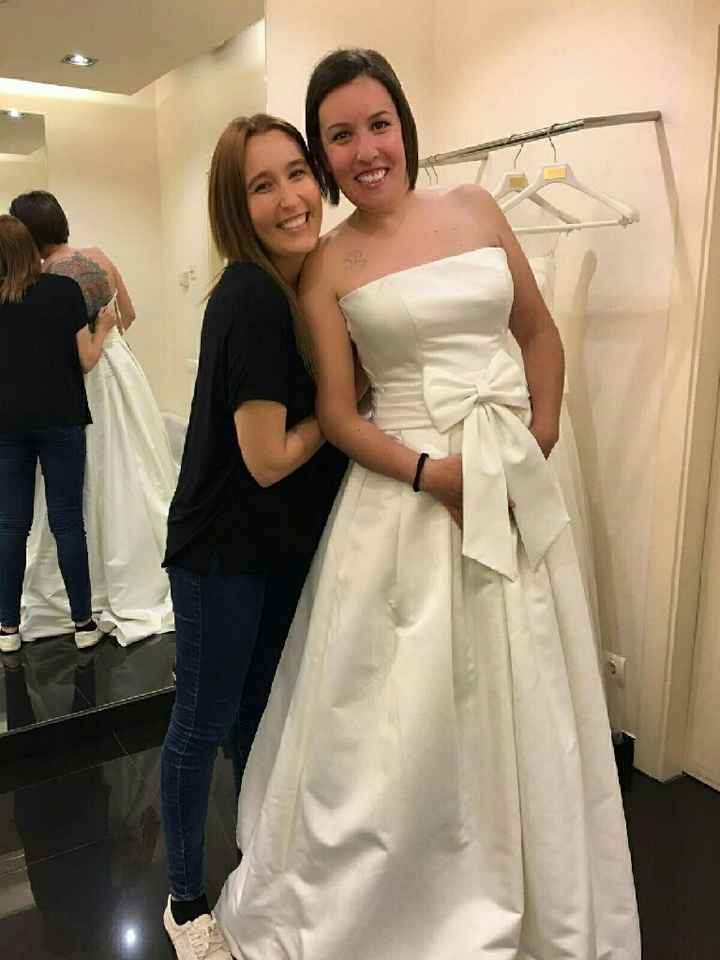 ¿Quién quieres que te acompañe a la prueba de vestido? - 1