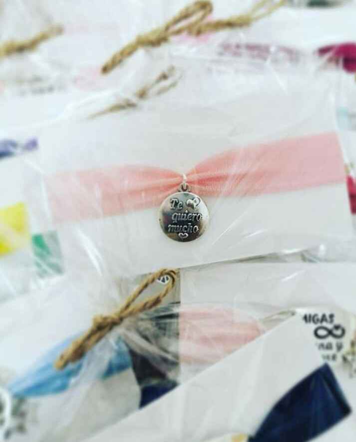 Pulseritas detalles para amigas o invitadas - 3