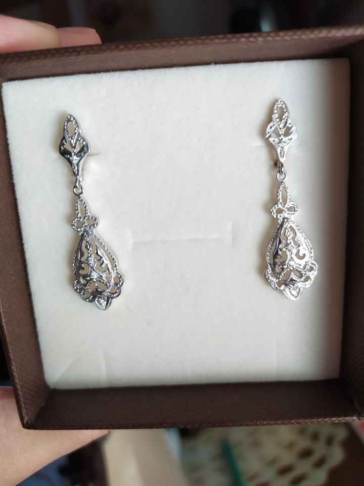 Pendientes isabelinos