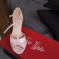 Me enseñáis vuestros zapatos illana? - 1
