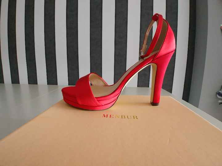 Mis zapatos sin saber que.... - 1