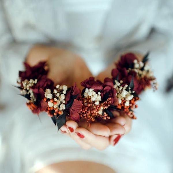 Opciones de tocados con flores preservadas 10