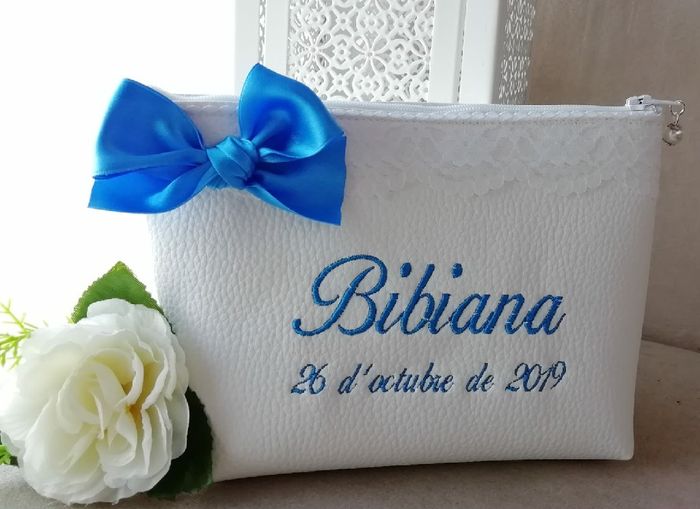 Empiezan a llegar regalos bodiles - 1