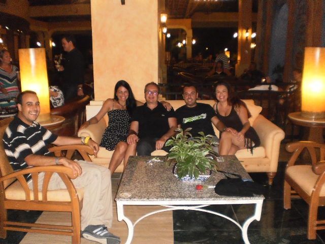mis niñas con sus mariditos y Fernando
