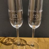 Ya tengo las copas de cava grabadas - 1