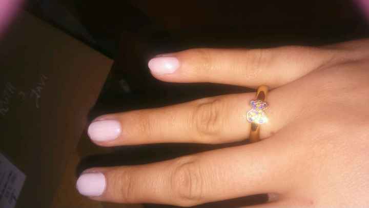 Pongamos todas nuestro anillo de compromiso - 1