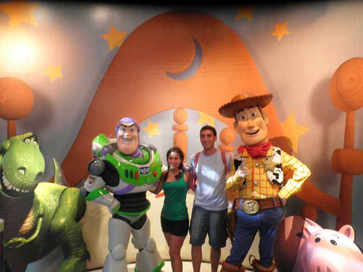 Con Buddy y Buzz