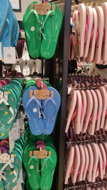 Chanclas de Primark 1.30€ 5