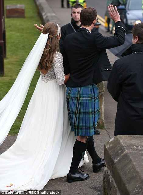 Que os parece el vestido de la mujer de andy murray??? - 2