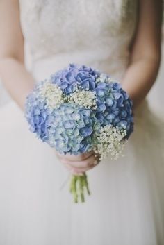 Pendientes azules y ramo. ¿qué flores y qué color? - 1