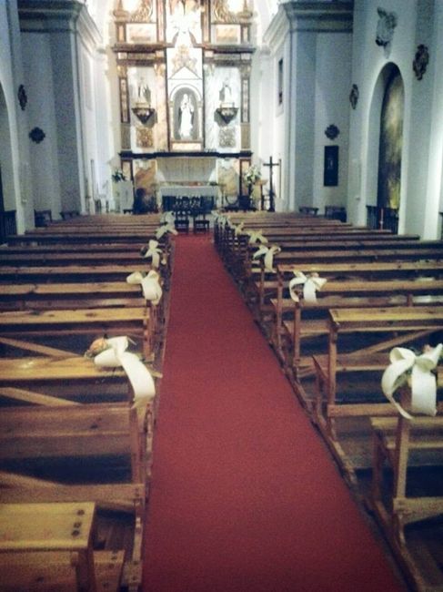 dentro iglesia