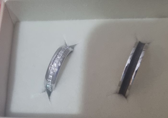 Anillo moderno (con bandas, figuras) o anillo clásico? 3