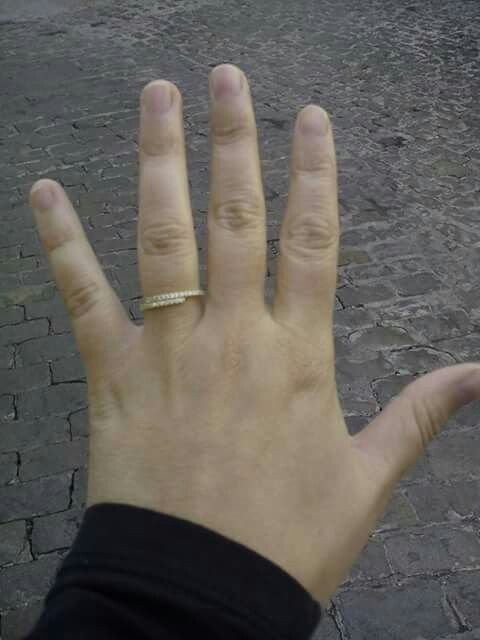 Vuestro anillo de prometida - 1
