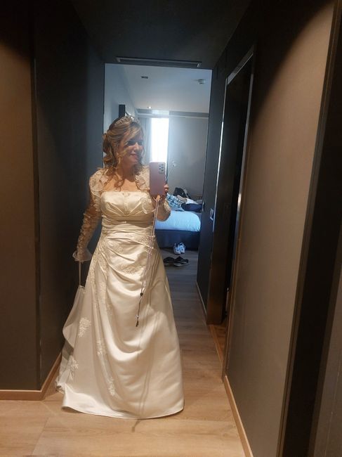 Recomiendo un segundo vestido para la fiesta. 1