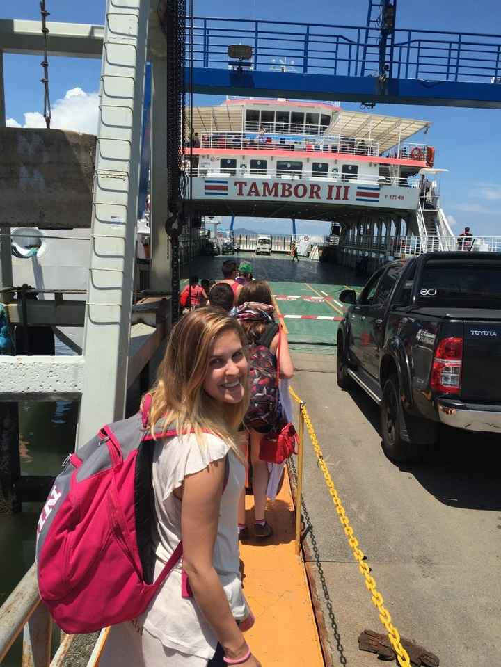 ferry para ir a playa Tambor