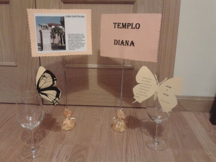 MESEROS Y MARIPOSAS