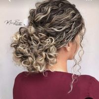 Peinado de novia con pelo rizado 🌻 - 2