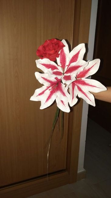 lirios con rosa