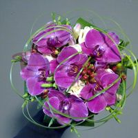 Ramo rosas y orquídeas