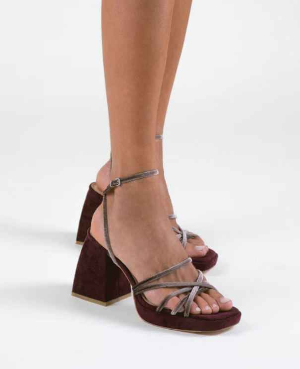Zapatos me encanta pero creo que son de invierno. - 1