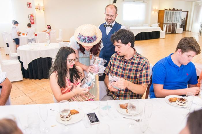 Ideas de detallitos unisex para los invitados. 2