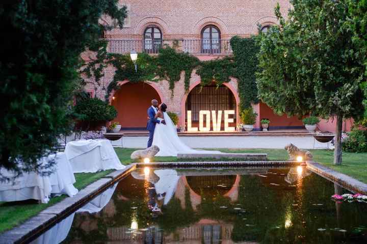 Dónde puedo encontrar letras love iluminadas de 1,20cm en Madrid baratas? - 1